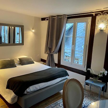La Parenthese Du Capucin Lägenhet Honfleur Exteriör bild