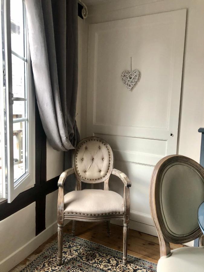 La Parenthese Du Capucin Lägenhet Honfleur Exteriör bild