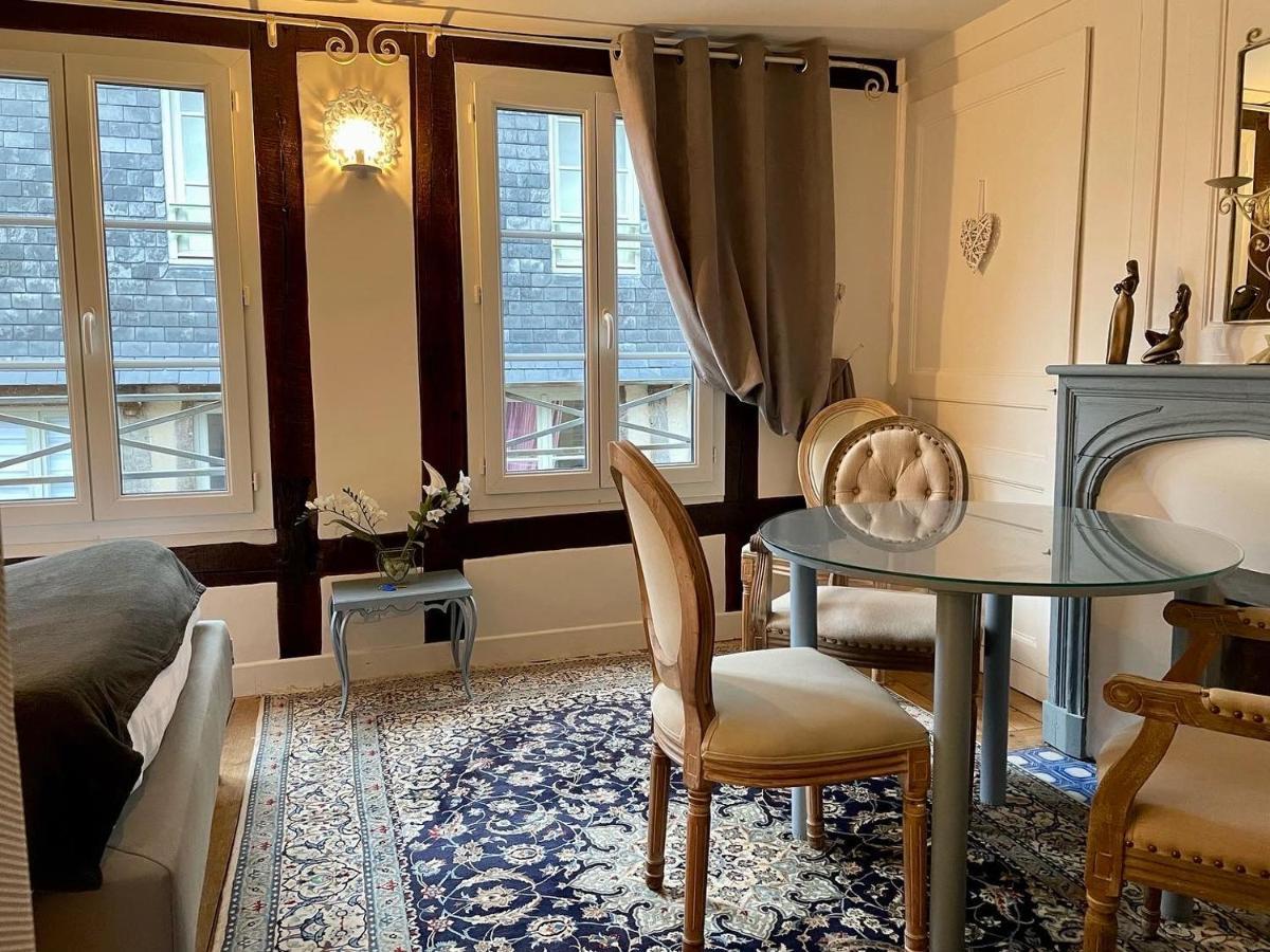 La Parenthese Du Capucin Lägenhet Honfleur Exteriör bild
