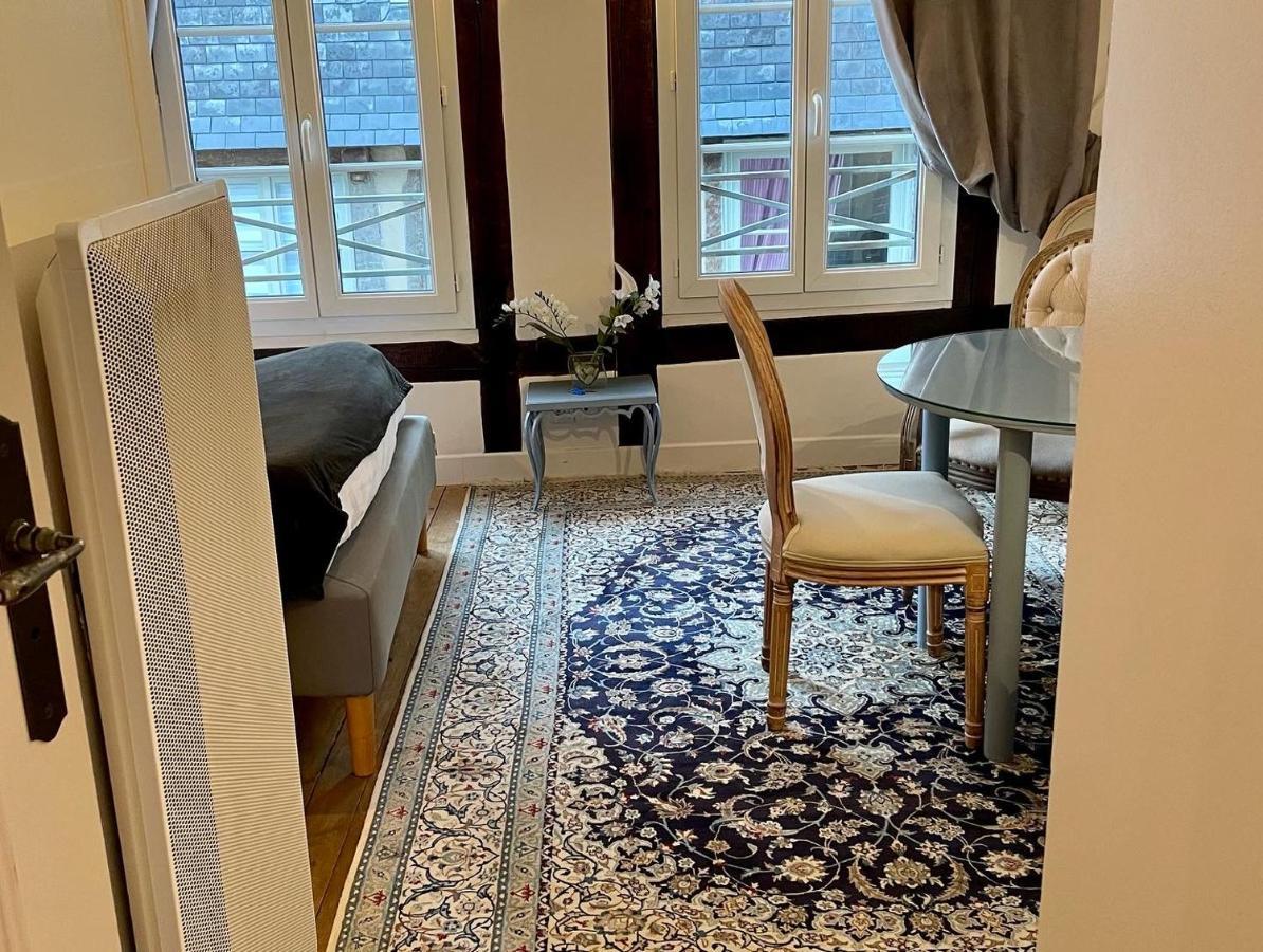 La Parenthese Du Capucin Lägenhet Honfleur Exteriör bild