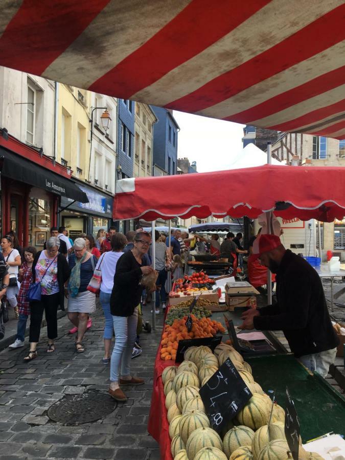 La Parenthese Du Capucin Lägenhet Honfleur Exteriör bild