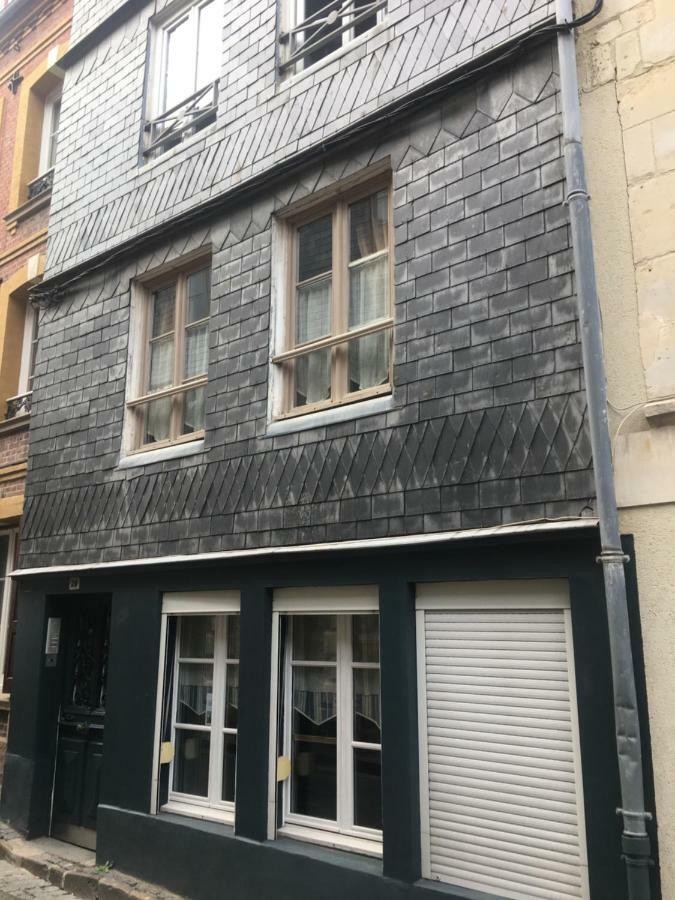 La Parenthese Du Capucin Lägenhet Honfleur Exteriör bild
