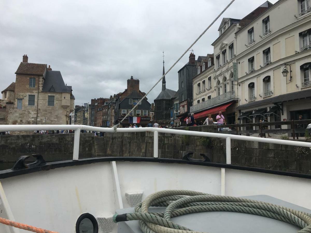 La Parenthese Du Capucin Lägenhet Honfleur Exteriör bild