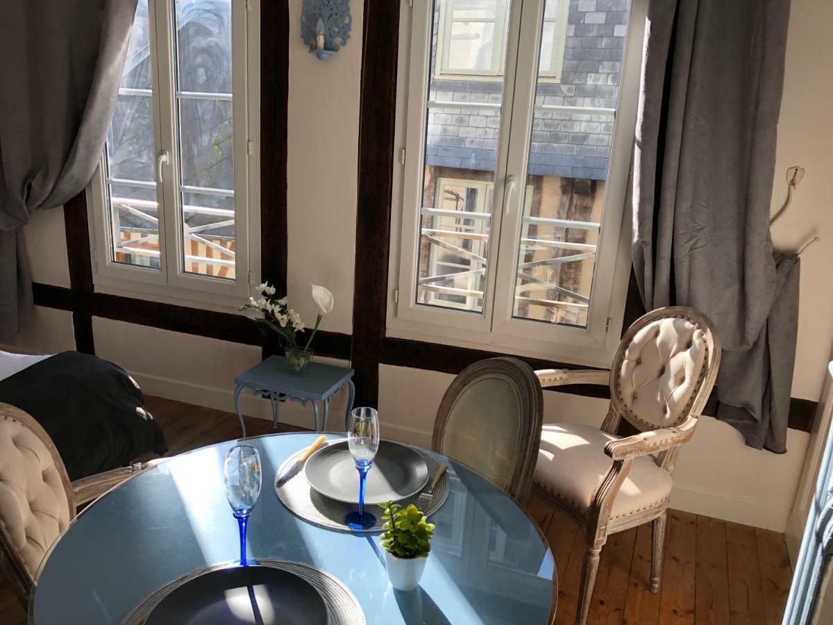La Parenthese Du Capucin Lägenhet Honfleur Exteriör bild