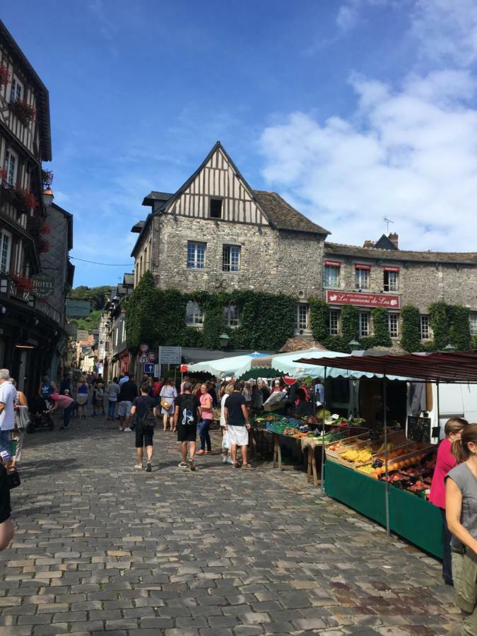 La Parenthese Du Capucin Lägenhet Honfleur Exteriör bild
